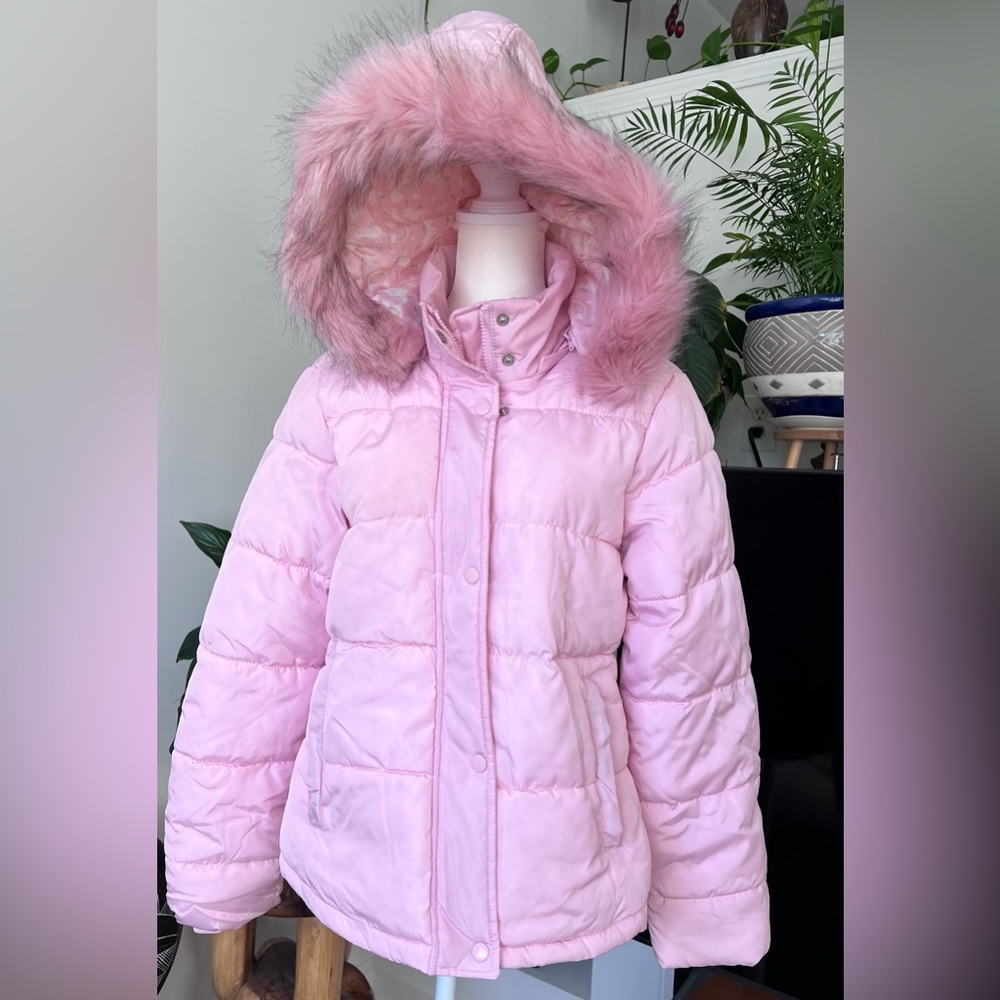 Women’s jacket.